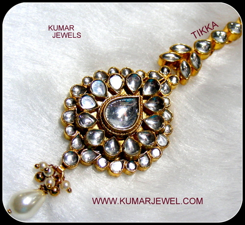 WHITE KUNDAN TIKKA
