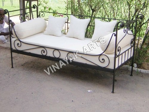 Wrought Iron Day Bed Application: Garden