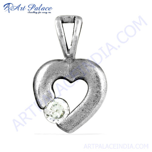 Cute Heart Style Cz Gemstone Silver Pendant 