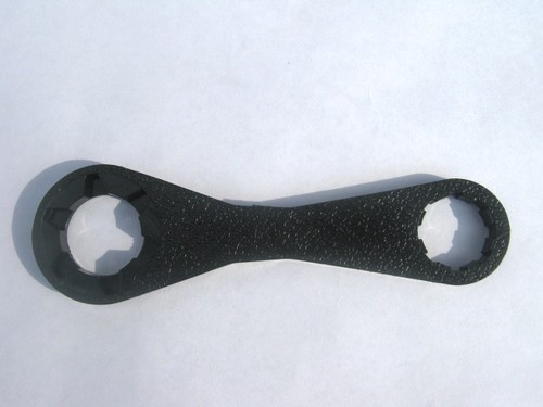 Spanner for opening online dripper 1