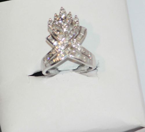 Diamond Ring - 18K Gold, 0.98ct White Diamond, 7.02g Net Weight, Elegant Luxury Design