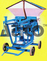 CONCRETE MIXER WITH HYDAULIC HOOPER