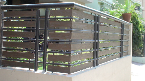 Garden Railing with Shera Plank