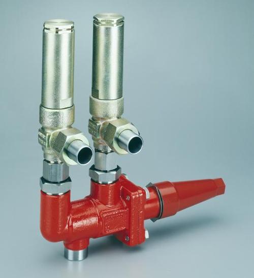 Double Stop Valves Port Size: 15   150 Mm