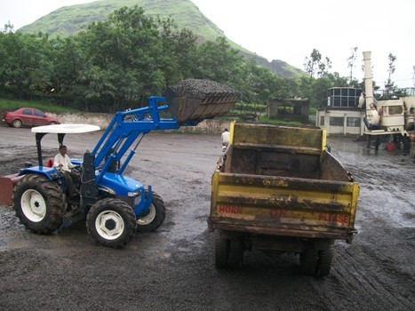 Hot Mix Plant Loader