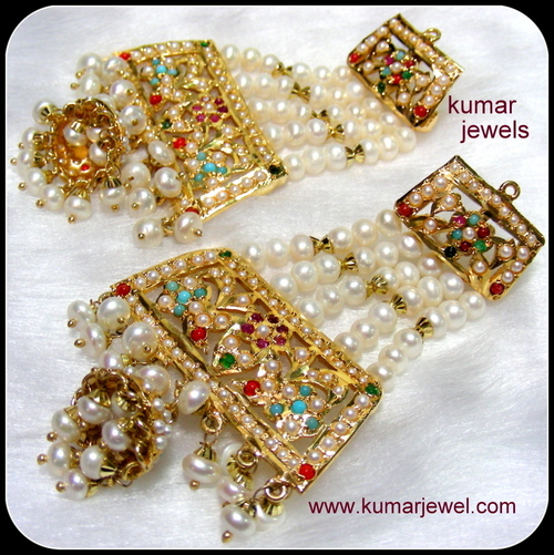 NAVRATTAN JHUMAR EARRING