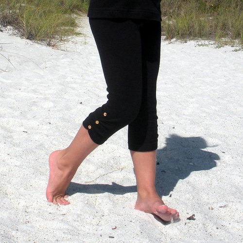 WOMEN'S CAPRI LEGGINGS