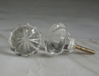 GLASS KNOBS