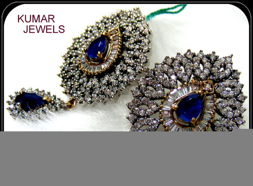 Antique fashion earring