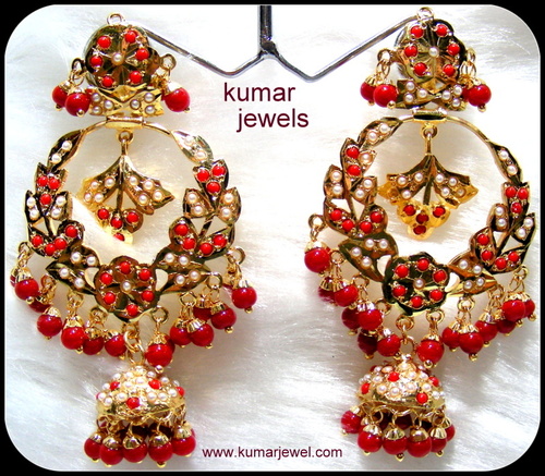 PULPY EARRING.