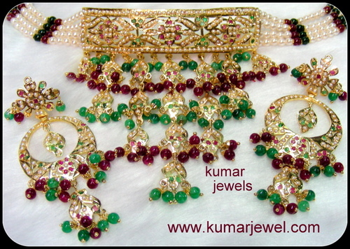 CHOCKARR NECK SET.