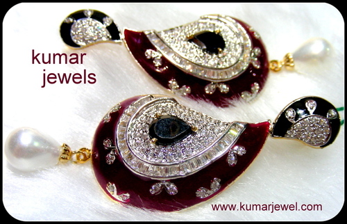 RED ENAMEL EARRING