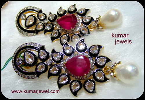 BLACK DARK EARRING