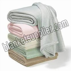 White Polyster Thermal Fleece Blanket