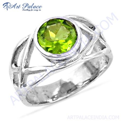 Famous Design Fret Work Peridot Gemstone Silver Ring