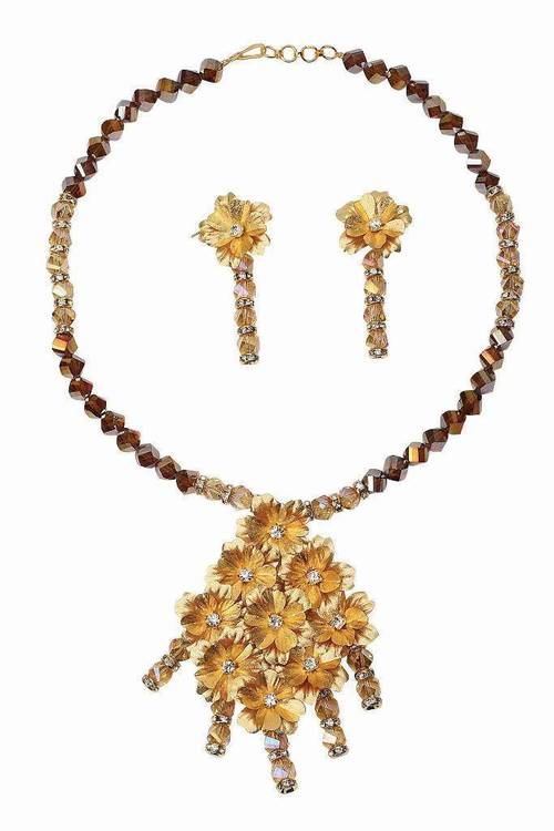 Necklace Set - Metal & Beads, 18 Inch, Gold | Elegant Design, Matching Set, Clasp Closure