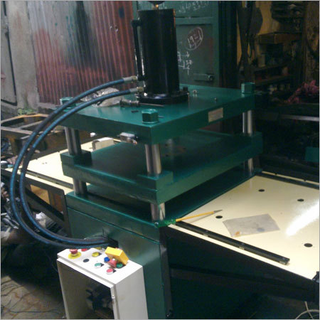 Vacuum Forming Machine