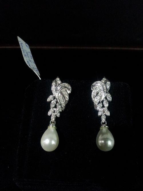 Trendy Diamond Ladies Earrings