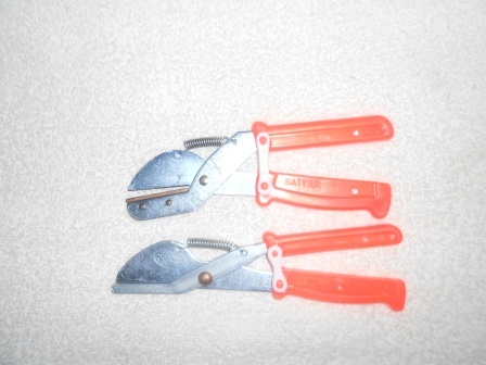 Eranda Scissor - Steel & Plastic, 10cm Blade, 15cm Handle, Red | Sharp Blades, Durable Handles, Ergonomic Design, Precise Cuts