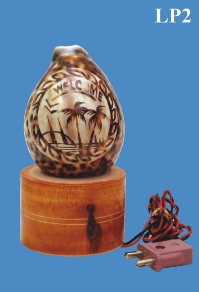 Cowdy Shell Lamp
