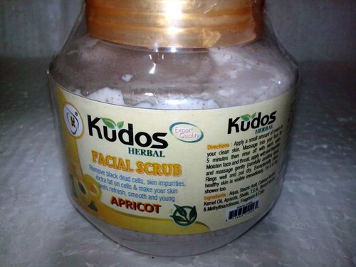 FACIAL SCRUB-APRICOT