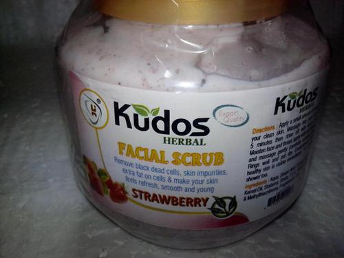 FACIAL SCRUB-STRAWBERRY