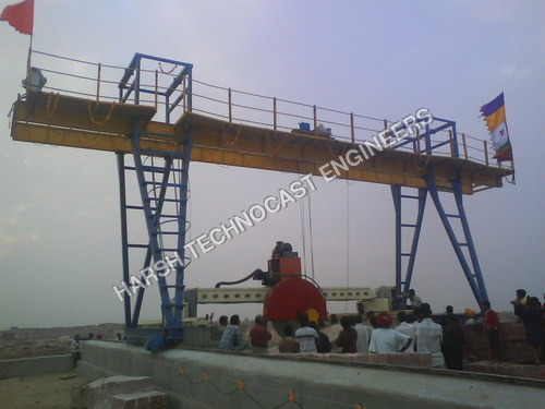 Gantry Cranes - Color: Blue And Wight