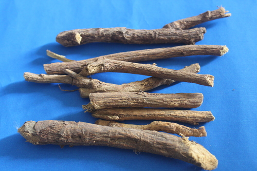 Brown Natural Glycyrrhiza Glabra Root Extract For Medicinal Usage