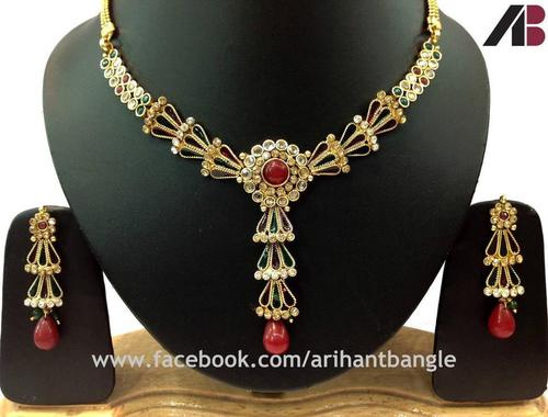Polki Fashionable Necklace Set