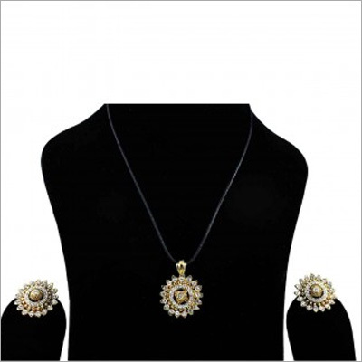 U White & Golden Earrings & Pendant Combo