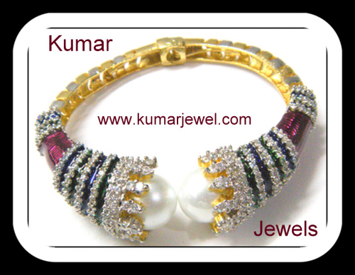 Styling bracelet