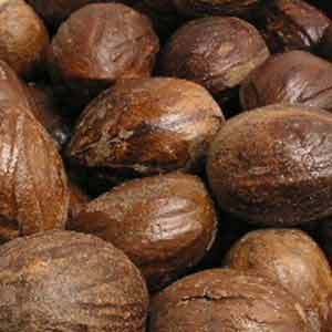 Nutmeg whole with shell