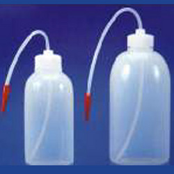 Wash Bottles - Low Density Polyethylene, 125/500/1000 ml Capacity, Transparent White Color, Unbreakable, Lightweight, Round Shape