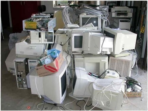 Monitor Scrap - CRT Glass, Plastics, Mixed Components | Recyclable, Bulk Supply, Engineering Use