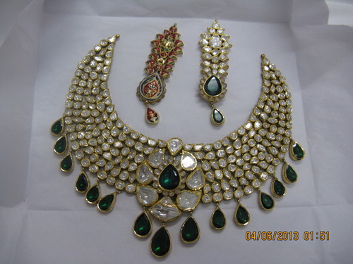 jadau diamond set