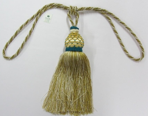 glass beads yarn combo tie back