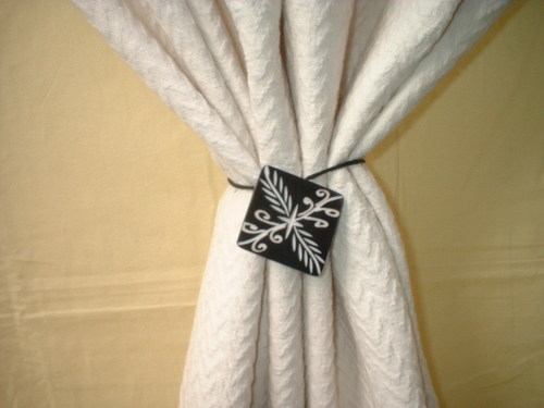 resin yarn combo tie back