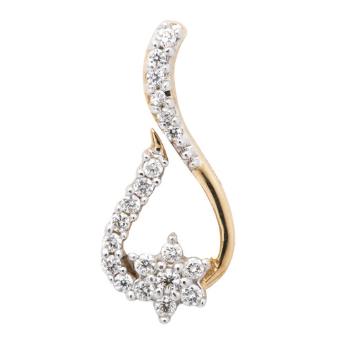 Sleek and glazing Diamond Pendant