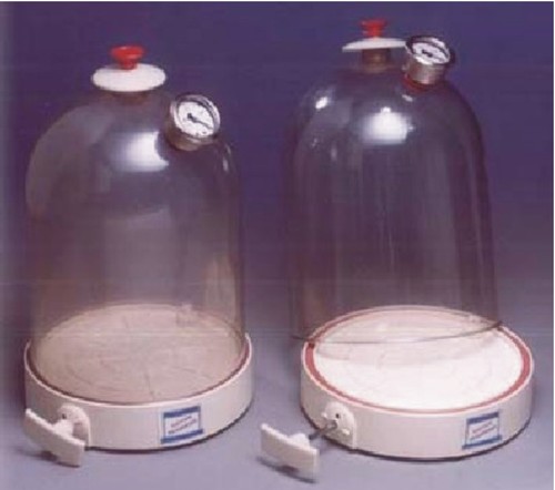 SE.22 a   Vacuum Jar, Plastic with Air Pump