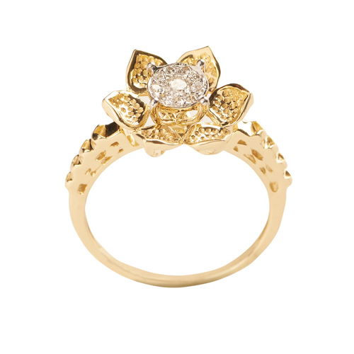 Floral dazzling and sparkling ring