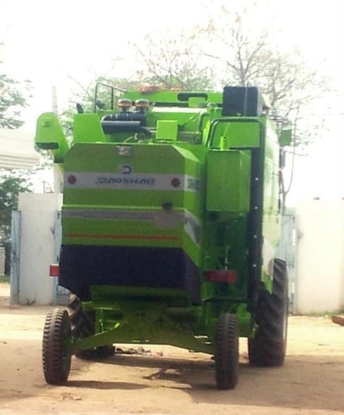 Harvester Combine Machine