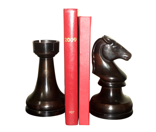 Rook & Knight Chess Piece Bookend - Resin, 6x4x2 Inches, Dark Brown | Elegant Design, Sturdy Support, Office Decor