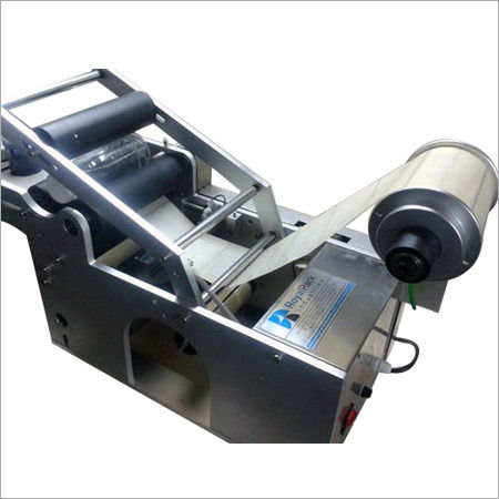 Semi Automatic Sticker Labeling Machinery 