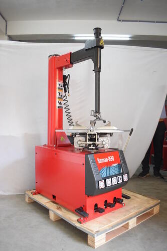Automatic Tyre Changing Machine