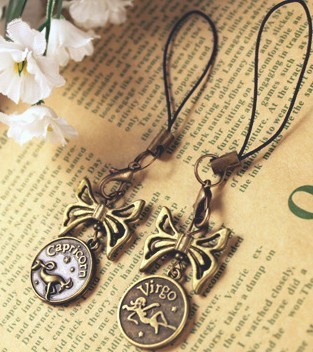 Retro mobile phone chain