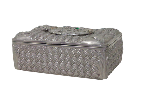 Embossed Artistic Jewelry Box - Metal, 10x7x4 cm, Silver | Elegant Design, Secure Lid Closure, Artistic Embossing