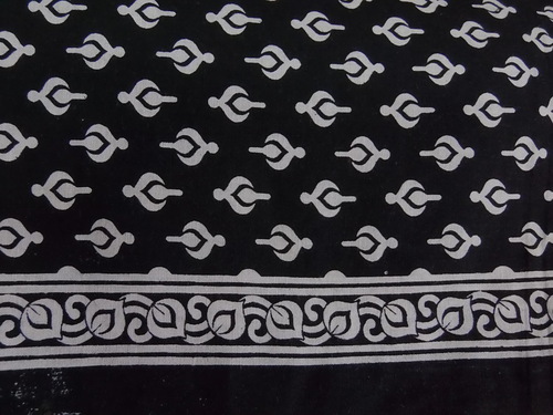 Black and white buti print