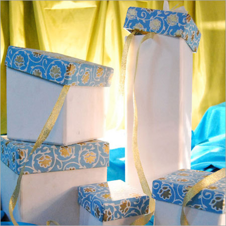 Gift boxes (Nested-Set of 4 in square & bottle)