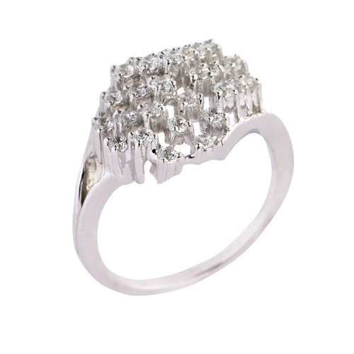 Classic Cluster Diamond ring