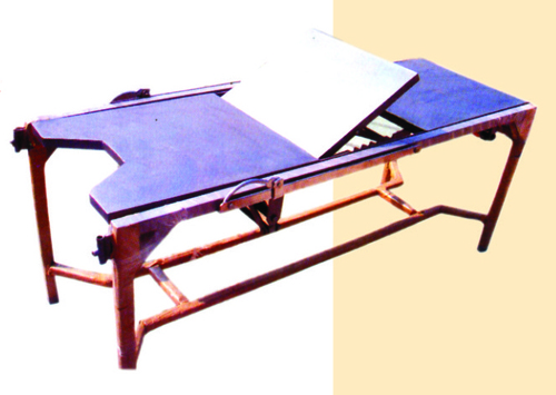 LABOUR TABLE CUM BIRTHING BED (S.S. TOP By SINGHLA SCIENTIFIC INDUSTRIES